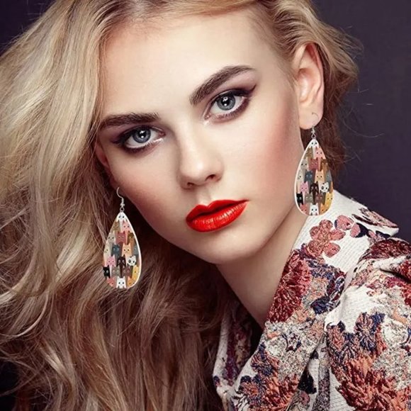 Cat Print pu leather Earrings NWT Teardrop Dangle Whimsy Whimsical Unique - Picture 3 of 4